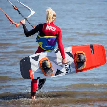 Kitesurfing